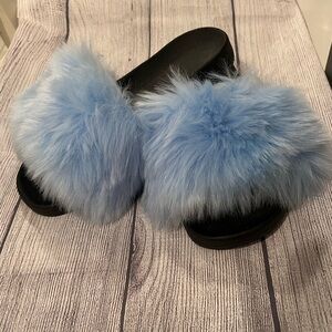 Women's Blue Fluffy Slide Sandals/size 9